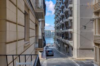 Cosy 2BR home with Balcony in the Heart of Sliema by 360 Estates - 8
