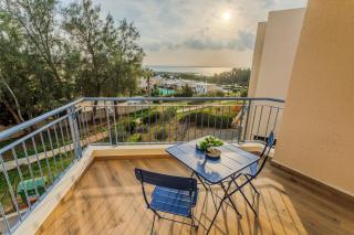 H&O Venus Beach Sea View Apartment - 9