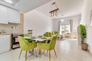 StayShort - 1 Bed in Dubai Land that Sleeps 2 with Balcony - 9