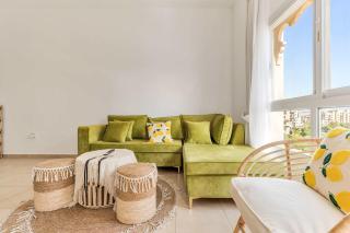 StayShort - 1 Bed in Dubai Land that Sleeps 2 with Balcony - 4