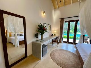 Younger Villas & Resorts - Claire Villa - 3