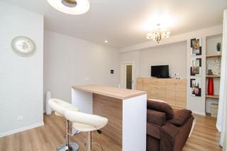 Best Seller Center Apartments - 3