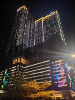 LS Iconic Regency #Queensbay Mall#FIZ#Airport - 9