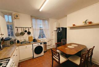 Modern 2-Bed Flat Cottage Core, Stoke Newington - 9