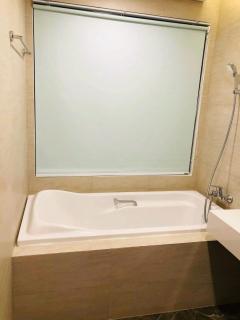 FLC Sea Tower Quy Nhon - Sun & Rose condotel - 5