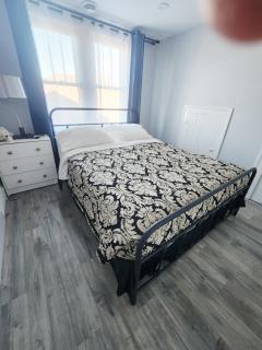 Walkerville Luxury Apt -River Views & Balcony - 2