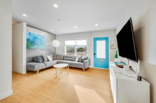 Family Friendly 2BR Villa in Downtown - 1 Block Walk to the Beach - 8