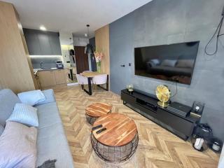 CENTRUM PCK 5A 4 osobowy winda parking w hali garażowej gratis - 0