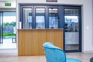 Luxury 1 Bed Apartment - 2