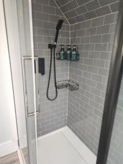 Walkerville Luxury Apt -River Views & Balcony - 9