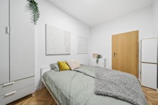 Stylish 2BR Family Apartment near Hockey Stadium - 5