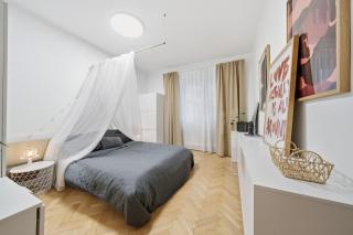 Stylish 2BR Family Apartment near Hockey Stadium - 2