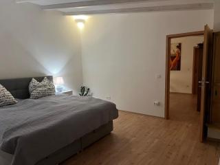 Ruhig gelegene Wohnung direkt am Schlosspark - 1