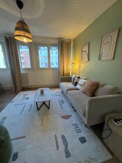 Le Monlahaye, cozy & bright - 9