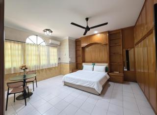Spacious Private 4-Bedroom Home in Tambun - 2