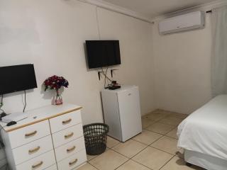 Rato Thato Guest House - Durban - 7