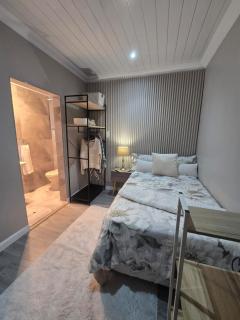 Cozy Cove Midrand - 2