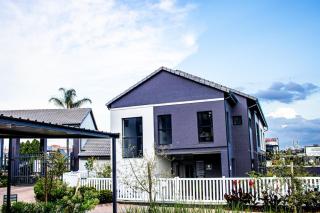 Luxury 1 Bed Apartment - 9