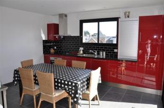 Belle maison 3 étoiles avec vue mer lointaine depuis l'étage, à 400m à TREGASTEL - Réf 181 - 9