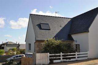 Belle maison 3 étoiles avec vue mer lointaine depuis l'étage, à 400m à TREGASTEL - Réf 181 - 3