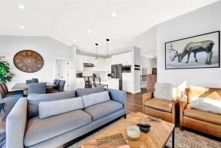 B 210 | Modern Retreat w/ Hot Tub & Views - 4