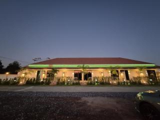 Thani Resort - 5