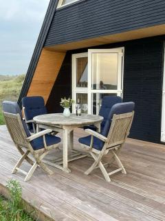 Architect-Designed Gem At The West Coast - 3