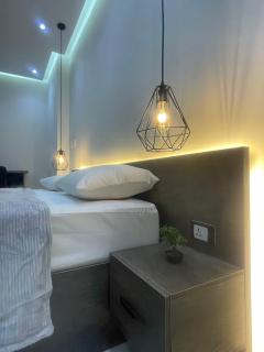 Modern Room in Hay 9 - 5