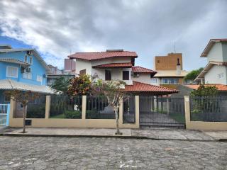 Casa Bege - casa com 4 quartos próximo à praia - 0