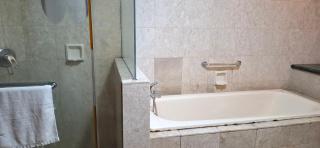 B Service apartment times Square kl - 8