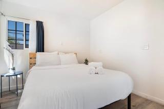 Second Floor Studio Suite Close to Beverly Hills - 5