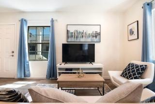 Second Floor Studio Suite Close to Beverly Hills - 2