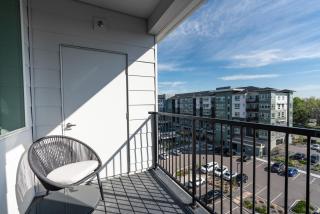 Landing Incredible 1BD Yoga Studio Gym - 1