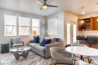 Landing Apartments - VIA Apartments - 9