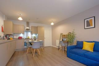 Beautiful Apartment in Central MK with Balcony, Free Parking & Smart TV with Netflix by Yoko Property - 2