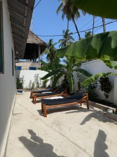 Zanzi coconut house - 3