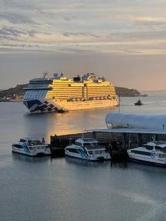 Princes Wharf Amazing 2 bedroom Free Parking - 8