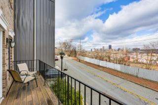 2 Mi to Market Sq! Row House with Dedicated Office - 8