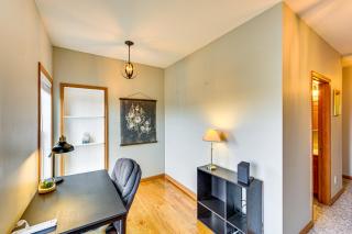 2 Mi to Market Sq! Row House with Dedicated Office - 1