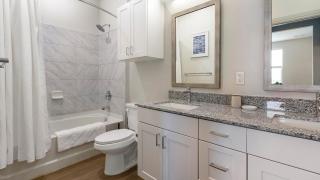 Landing Incredible 1BD Gym Pool - 4