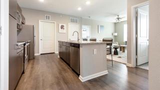 Landing Apartments - The Parq at Chesterfield - 5