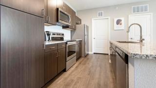 Landing Apartments - The Parq at Chesterfield - 4