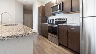 Landing Apartments - The Parq at Chesterfield - 1