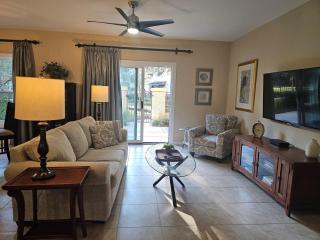 5113 Luxurious living at its finest close to the pool with private courtyard and BBQ - 8