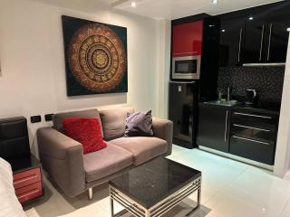 Patong Condo Tub, Roof Pool & 2-min to Beach - 5