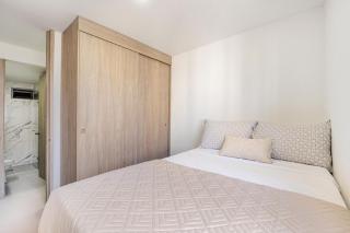 Very close to the beach and the historic center - 1