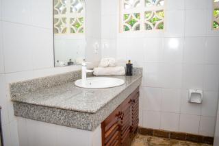 Swahili villa-pool and garden - 7