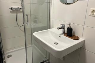 Cozy City Center Designer Apartment for 10 People - 3