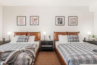 Luxury 1750sf Condo In DT Canmore Sleeps 10 - 8