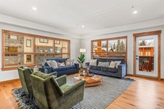 Luxury 1750sf Condo In DT Canmore Sleeps 10 - 4